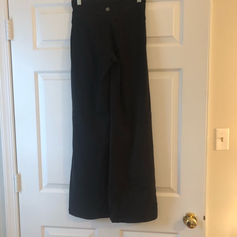 Athleta yoga pants